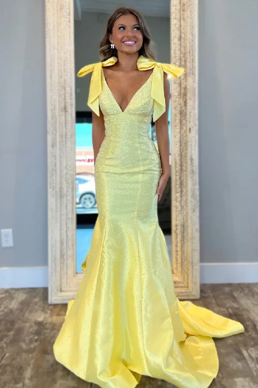 Yellow Mermaid Rhinestone V-Neck Pleated Bows Prom Dress with Train